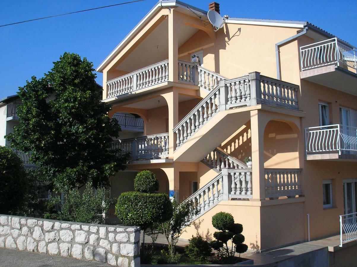 Apartment Sara Novi Vinodolski Exterior foto